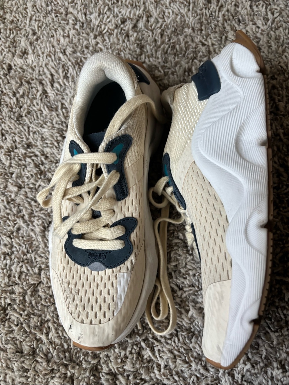 Kineric SOREL  like new Cream Sneakers with Navy and Teal Accents womens sz 6-7